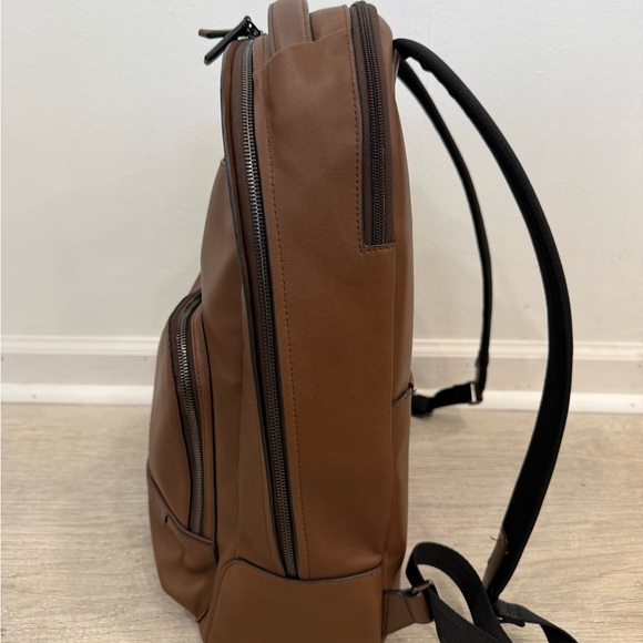 Like New TUMI Warren Backpack - Picture 5 of 8